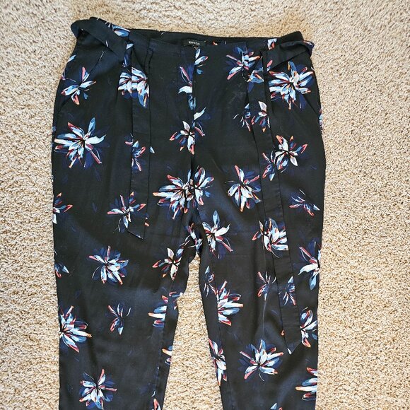 RW & Co Satin Floral Pants with tie waist - Picture 1 of 4